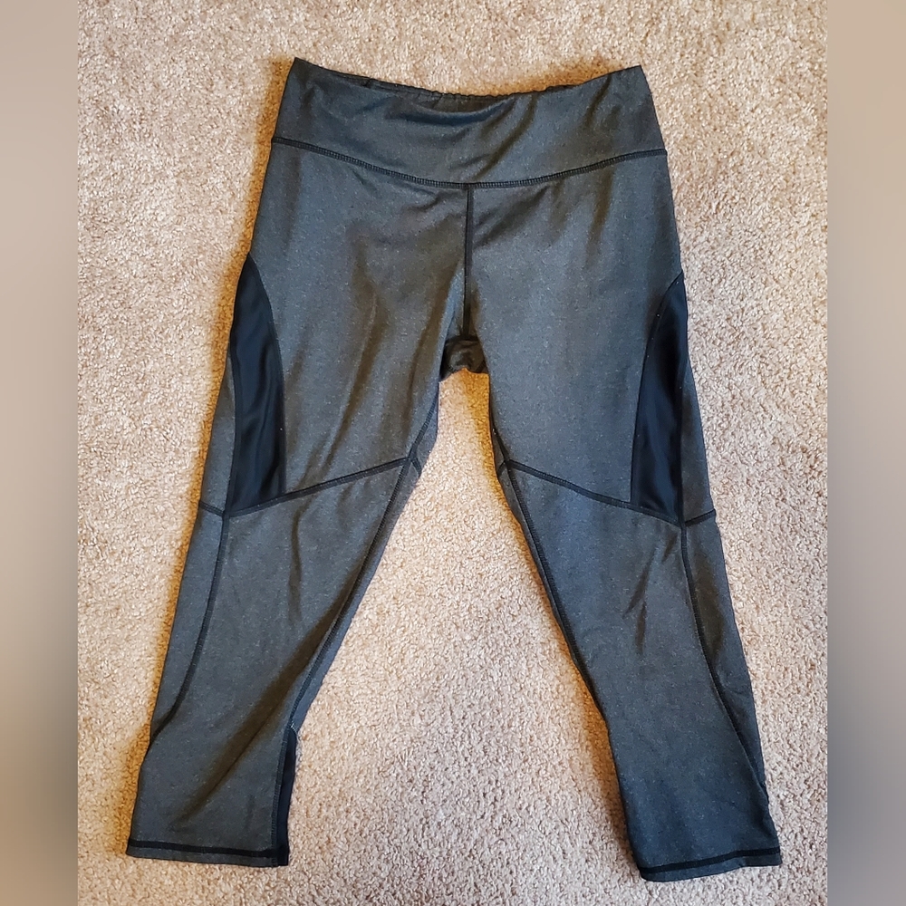 Womens Athletic Cropped Legging
